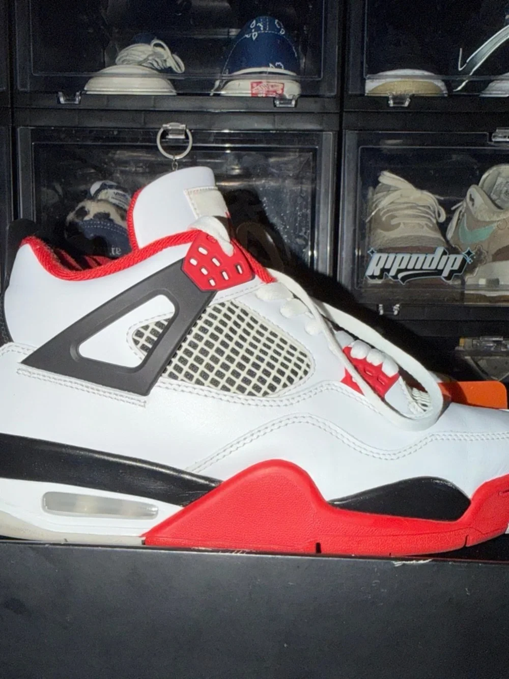 Jordan 4 fire red 2020
